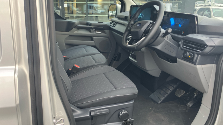 Ford Transit Custom 280 L2 Diesel Fwd 2.0 EcoBlue 136ps H1 Van Limited Auto